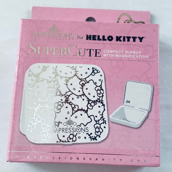 Hello Kitty Compact Mirror with Magnification. Brand New in a Box - Picture 1 of 4